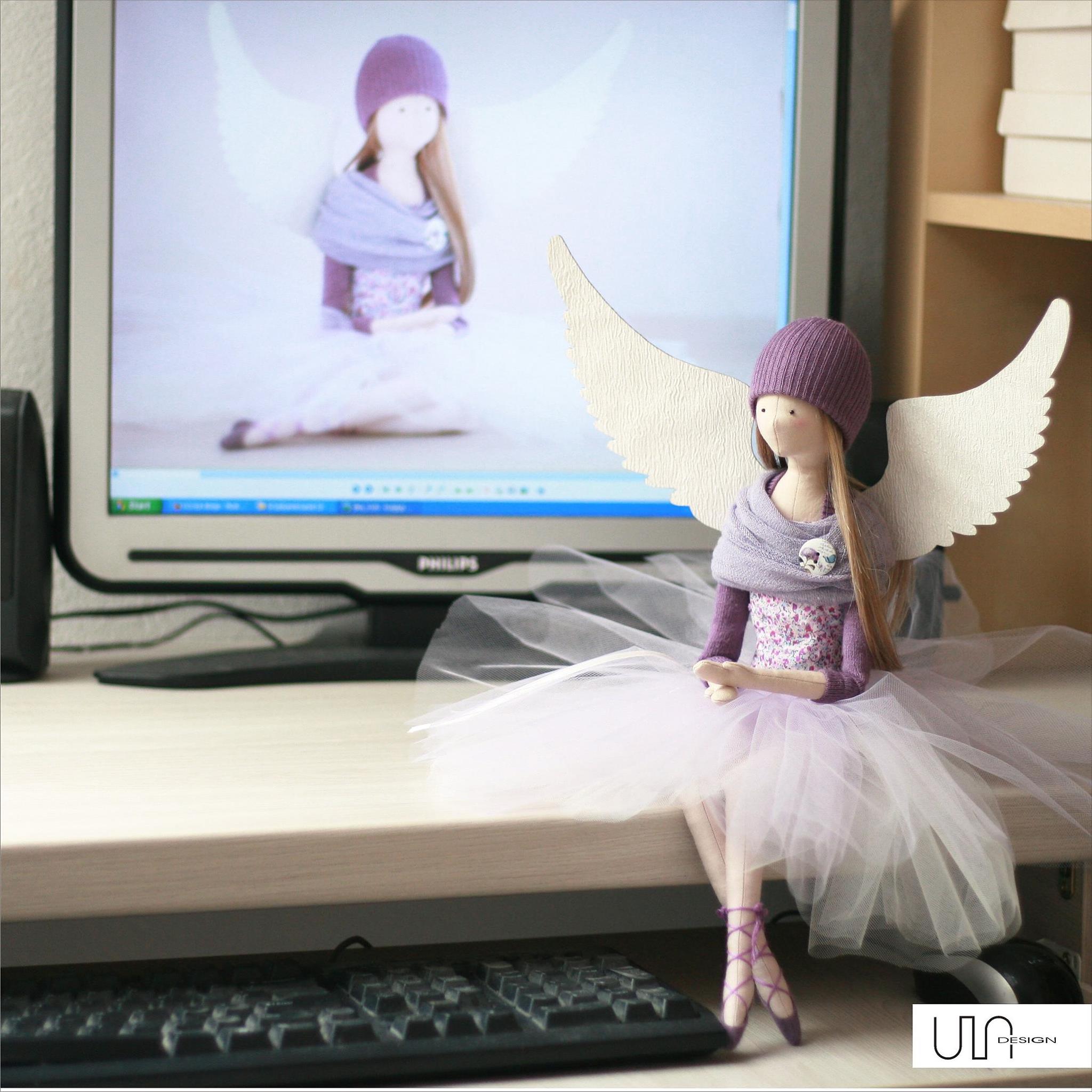 Wioletta podziwia swoje zdjęcia